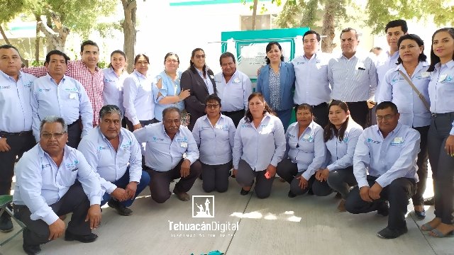 TehuacanDigital's tweet image. #EusebioMartínezBenítez y regidores, #inauguran #techado en bachillerato de #Tepanco.

El alcalde reconoció la labor que realizan los docentes en la formación de los jóvenes... tehuacandigital.com.mx/2020/03/12/eus… vía @Tehuacán Digital