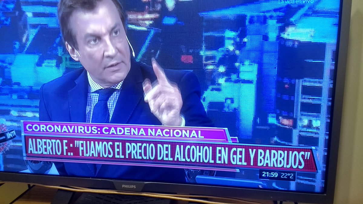 patomirok's tweet photo. Que pasa con los cruceros que siguen saliendo de Argentina??  Por favor tiene que cancelar todo para contener el virus. Básico. Protocolo muchachos. @intratables #ConsultorioIntratable
#coronavirus #cuarentena #COVID19 https://t.co/3KxhFQiV8K https://t.co/gKNV2UbFwq