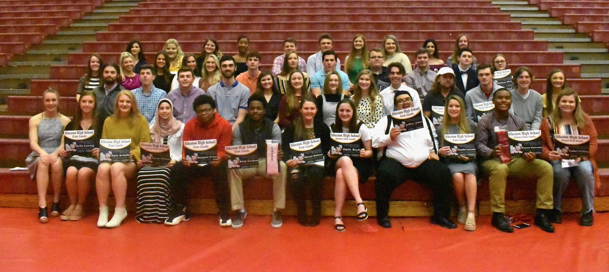 SikestonSrHigh's tweet photo. Congratulations to all of our students who were recognized at our Honors Reception on Wednesday night. We are proud of all your hard work! #WeAreSikeston https://t.co/XBOViEEZuT