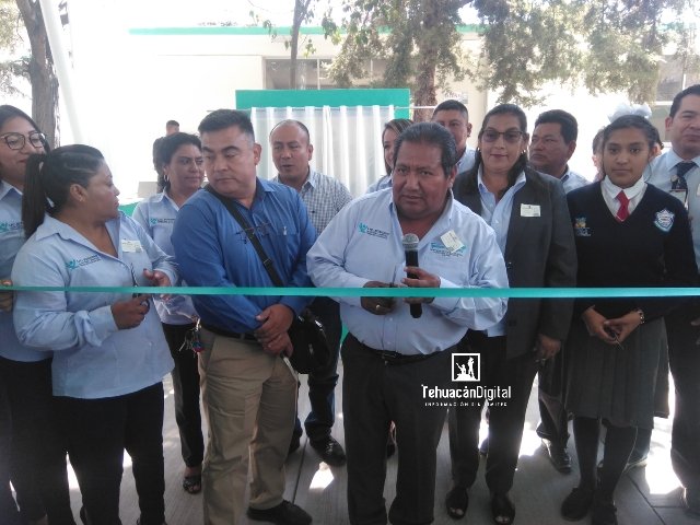 TehuacanDigital's tweet image. #EusebioMartínezBenítez y regidores, #inauguran #techado en bachillerato de #Tepanco.

El alcalde reconoció la labor que realizan los docentes en la formación de los jóvenes... tehuacandigital.com.mx/2020/03/12/eus… vía @Tehuacán Digital