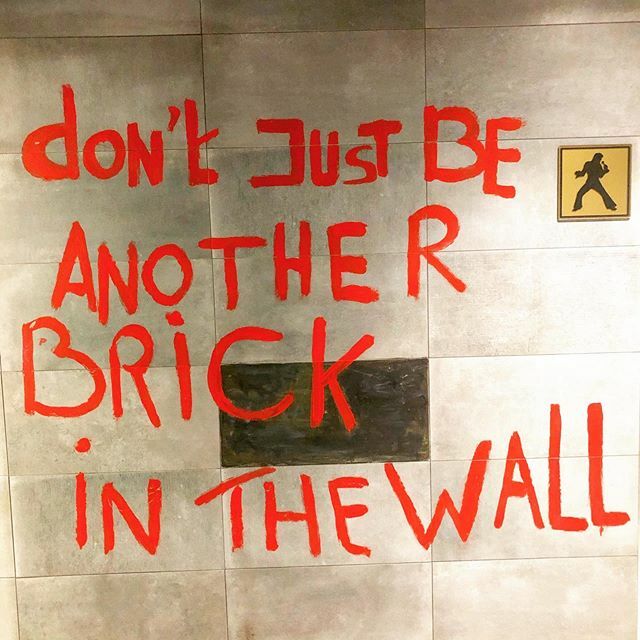 All in all you’re just another brick in the wall
.
.
.
.
.
#pinkfloyd #davidgilmour #music #rogerwaters #rock #pinkfloydfans #s #nickmason #guitar #richardwright #rocknroll #classicrock #thewall #progressiverock #pinkfloydfan #pinkfloydlove #darksideofth… ift.tt/33ggb2g