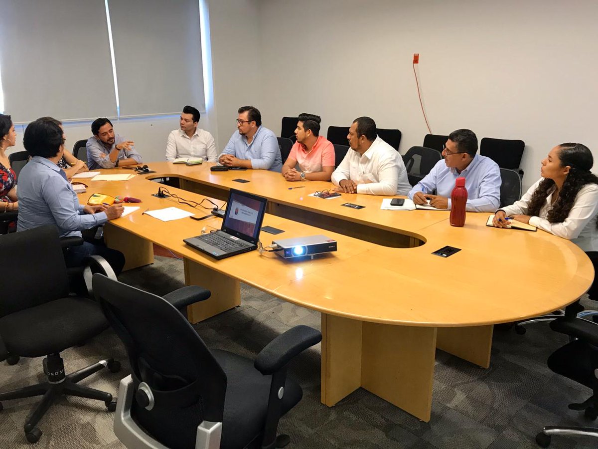 IUnicach's tweet photo. 🔹La #IncubadoraDeNegociosUnicach estuvo presente en la reunión de trabajo de la Red de Incubadoras de Empresas de Chiapas con la Secretaría de Economía y el Trabajo del Estado.

#OrgulloUnicach https://t.co/VYtOgKyjbm