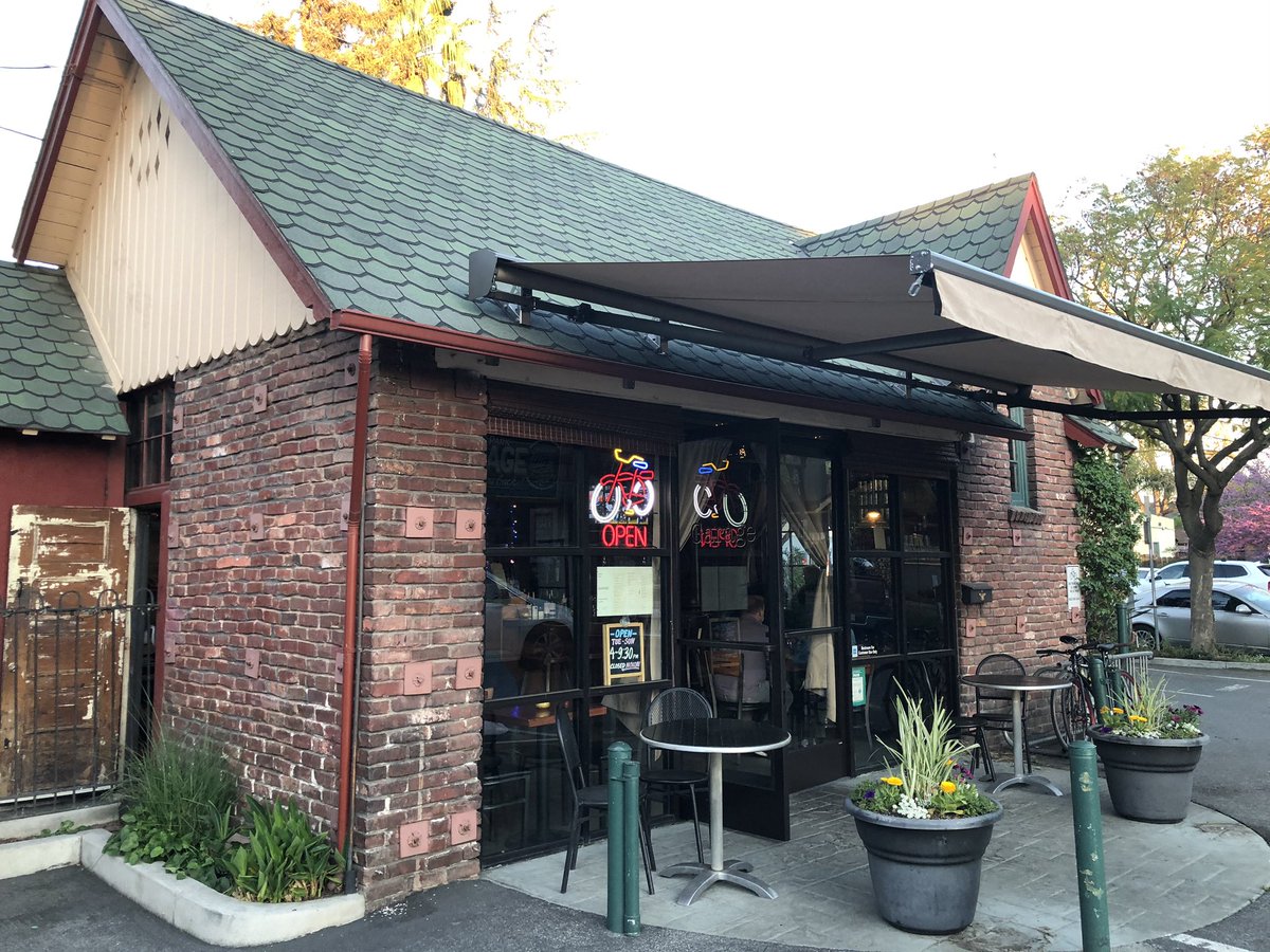spizarro's tweet photo. We decided to have dinner tonight at our neighborhood joint, Naglee Park Garage, to support them during this time of social distancing. And there are a lot of people here doing the same. Community matters. https://t.co/o0pvcWKrnE
