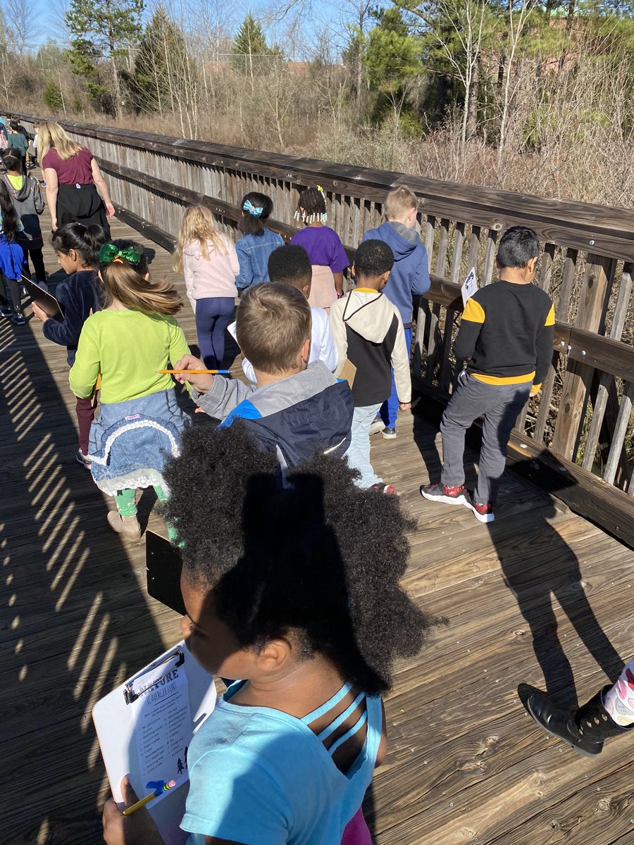 2ndWithWeinbach's tweet photo. The kids were bummed that our field trip was cancelled, but we brought the field trip to school by watching live cams of animals at the San Diego Zoo and Monterrey Bay Aquarium! Then we went out on a nature scavenger hunt on this GORGEOUS day!! ☀️ #odellprimarypride https://t.co/p2o0iZQvd5