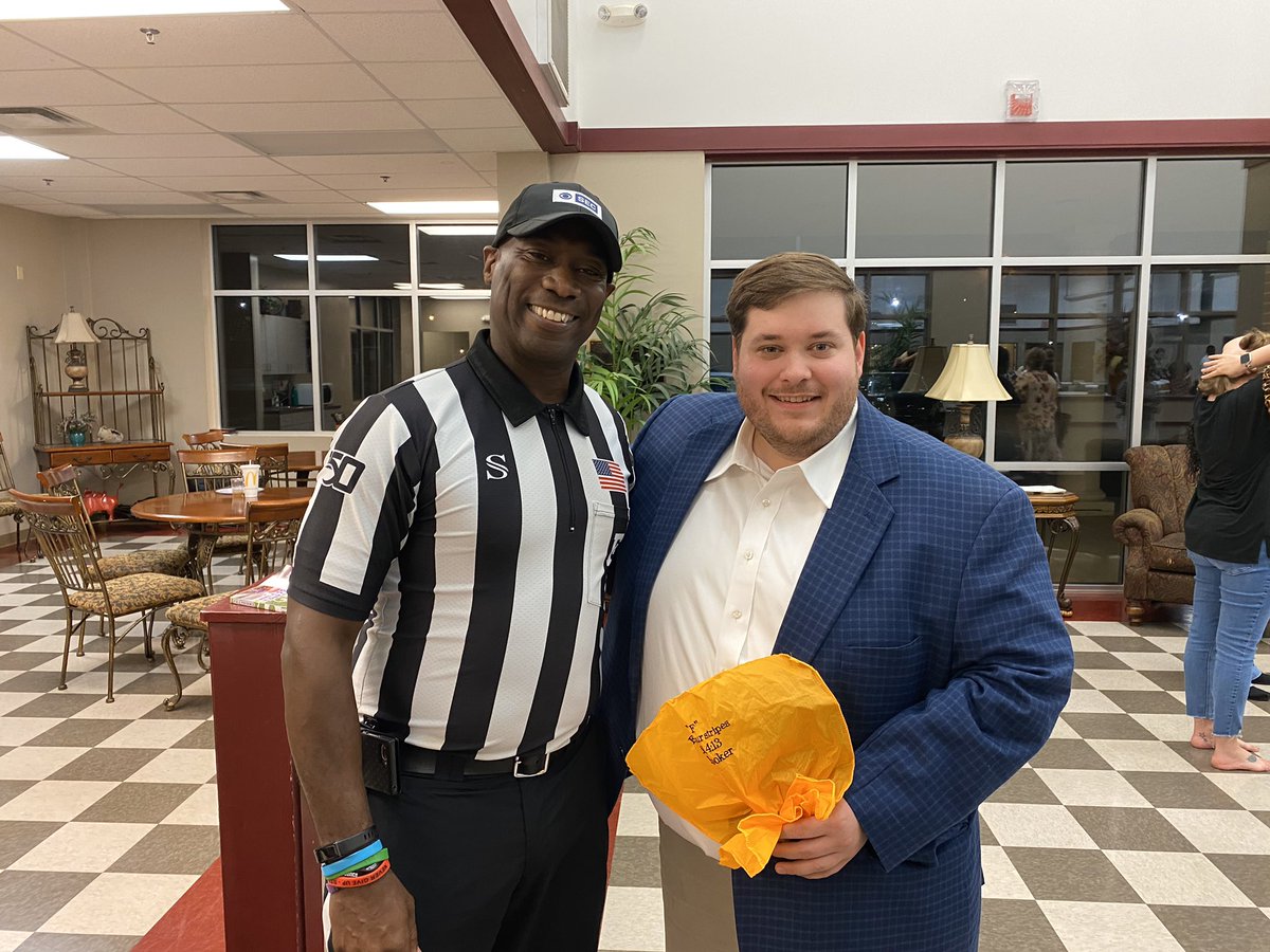 lbengilmore's tweet photo. The Boys & Girls Club in #AshleyCounty provides life skills & learning opportunities for young people in our community & it was my honor to support them tonight. Thank you to my friend & #SEC official Wes Booker for speaking & thanks for the penalty flag. @BGCA_Clubs #arpx #arleg https://t.co/eNzzoG6dt4