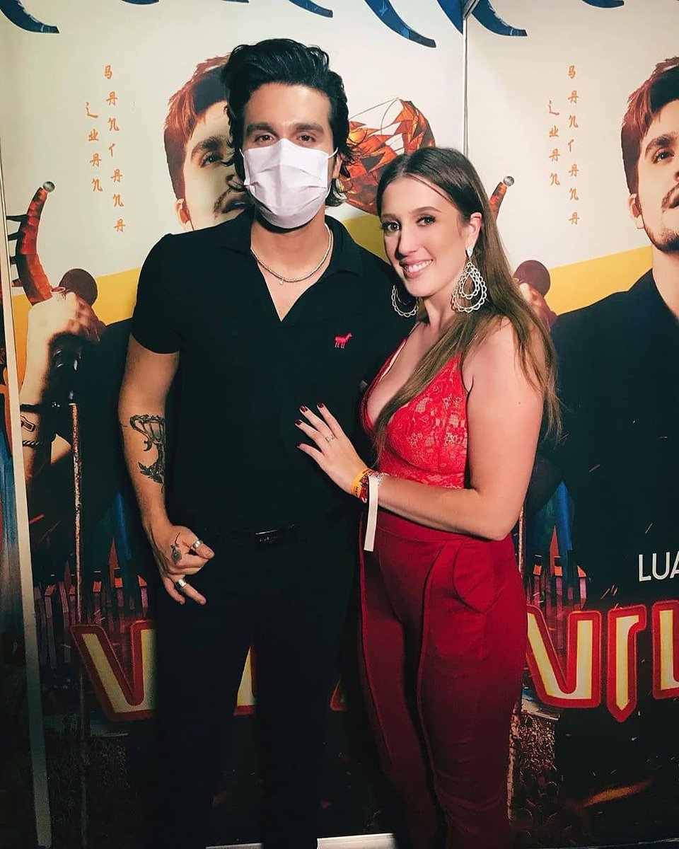 tropadols's tweet photo. Registro do @luansantana em seu camarim hoje em Francisco Beltrão/PR
Sara💓
😍❤
.
.
*marquem ele*
.
.
@luansmemes
#luansantana
#puxandoorodo
#choquetermico
#águacomaçúcar
#taticainfalivel
#sofrendofeitoumlouco
#luantevivo
#LuanTevivo
#livemovel https://t.co/hrA7QuPbT5