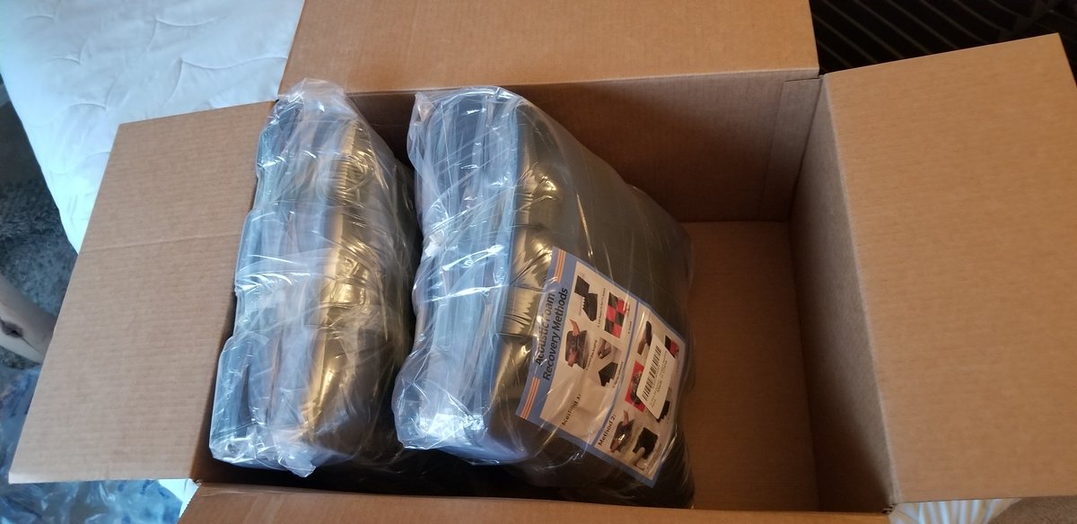 NevinStoltz's tweet image. They easily could have packed at least two of these together, maybe even three. 

#WTFAmazon