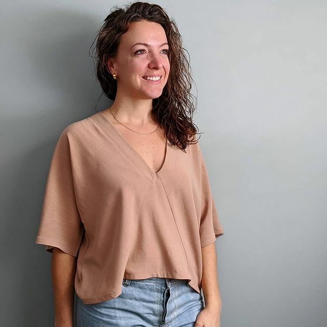 SpoolofThread's tweet image. Loving this colour on Brittany @watsonwears. She used our Rosalind Tencel in Sandcastle.⁠
⁠
✂️⁠
⁠
We received new shades of Rosalind Tencel this week! Shop Rosalind on spoolofthread.com or follow the link in bio to see them all. ift.tt/39KUR7C