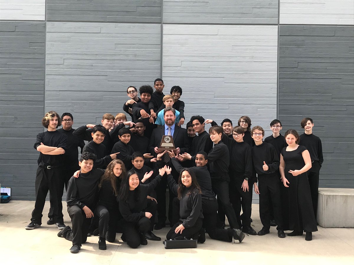 MurchisonMats's tweet photo. Congratulations to MMS Bands for receiving UIL Sweepstakes, the highest honor! Way to go Concert Band, Symphonic Band and Wind Ensemble! #waytoplay #makebeautifulmusic #gomats! https://t.co/mPeFcV8PTI