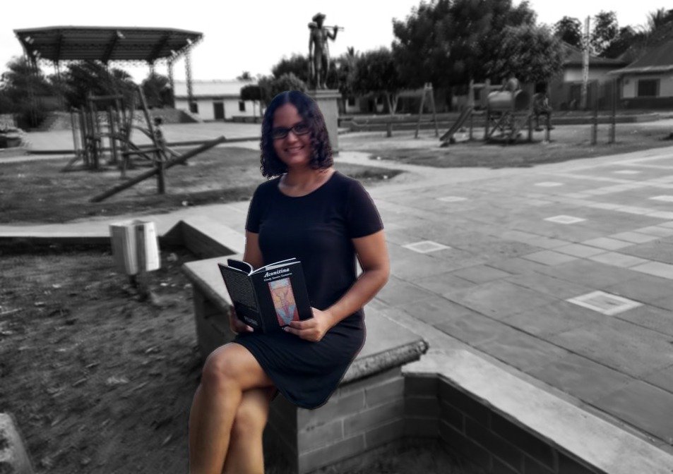 Cindydenuevo's tweet photo. Mi libro "Aconitina" está en las librerías de la editorial #fallidoseditores esperando lectores."En esta obra la autora mezcla de manera inédita varios géneros literarios, como el género Narrativo(relatos), Lírico(prosa poética), Didáctico(ensayo). Hago envíos del libro gratis!😍 https://t.co/BhoOT3bp7H