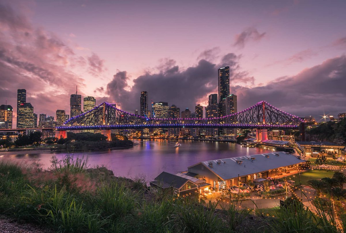 You sure know how to put on a show Brisbane 💕 @mikebravo.photography got a front-row seat at Wilson Outlook Reserve to see the sky turn all kinds of fairy floss candy pink 😍 Check out all the best sunset spots around Brisbane 👉 bit.ly/Brisbanesunsets #thisisbrisbane