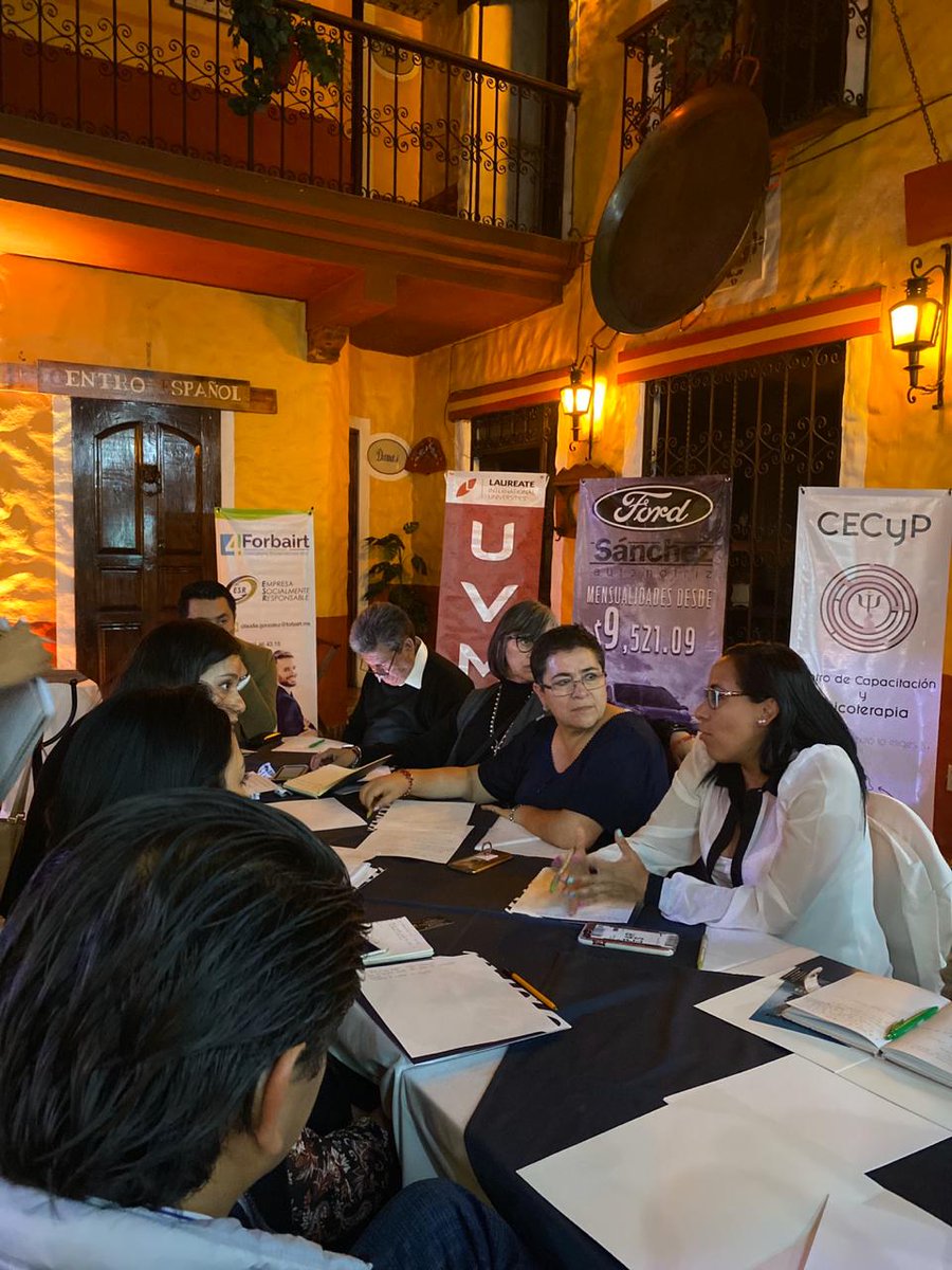 RedEmpresasSoc's tweet photo. 👉 Empresas, organizaciones y actores sociales comparten sus ideas en la mesa de debate sobre  responsabilidad social. 🙌🏼 🌿🌎 #USEM #EmpresaSocial #TiempoDeActuar #ODS #igualdad #impactosocial #RSE https://t.co/TSvle0WMYl