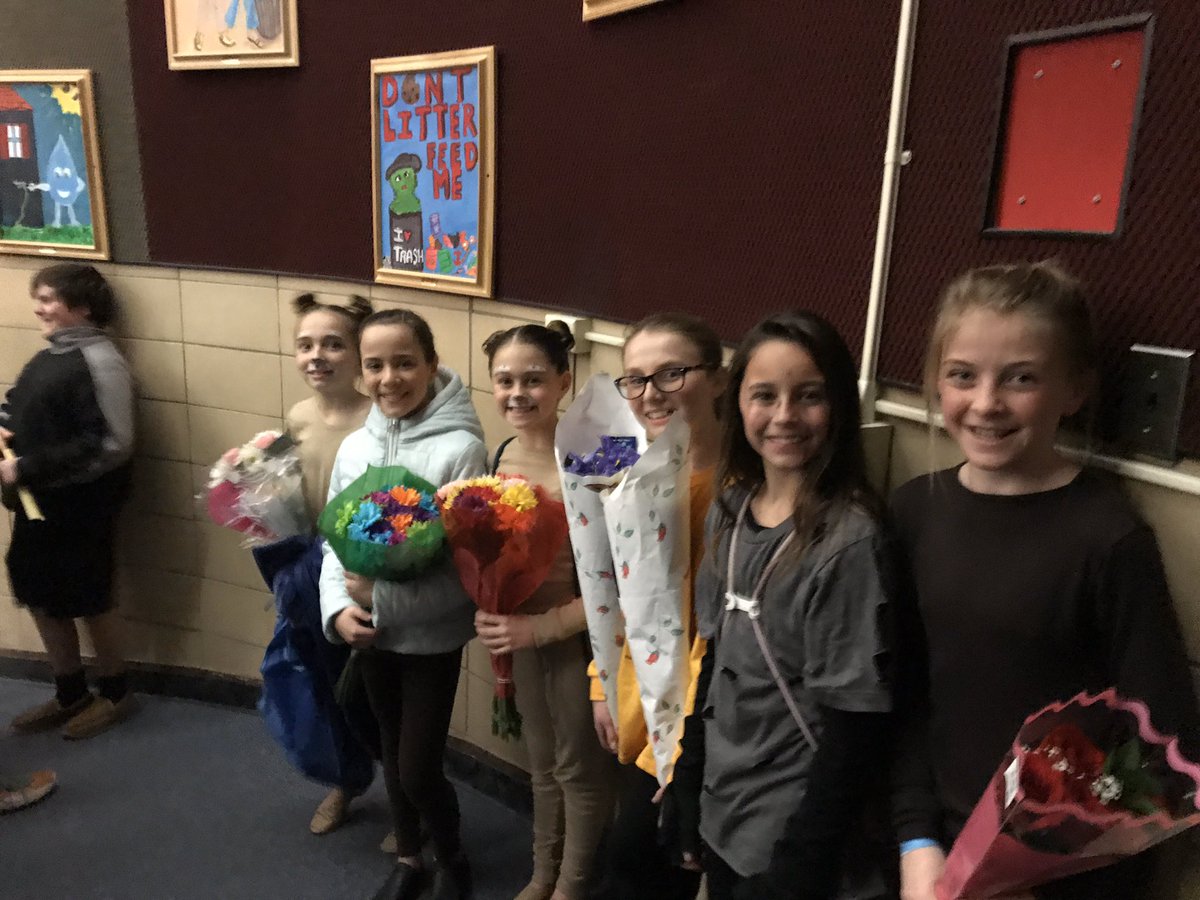 OSchool4's tweet photo. #sch4pride #sch4family Tremendously proud of this amazing cast and crew. They gave us all exactly what we needed tonight! @OSchoolsPR https://t.co/qK76ktnx46