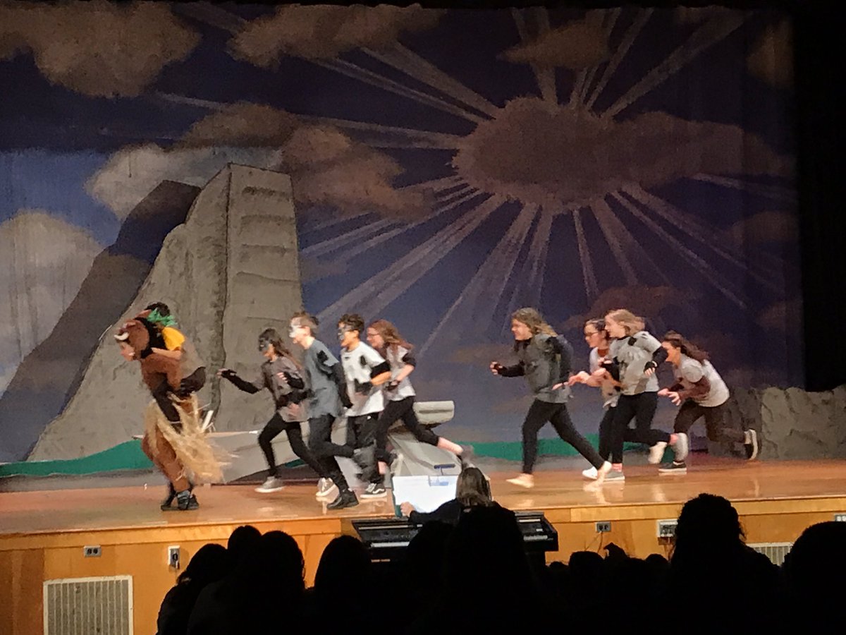 OSchool4's tweet photo. #sch4pride #sch4family Tremendously proud of this amazing cast and crew. They gave us all exactly what we needed tonight! @OSchoolsPR https://t.co/qK76ktnx46