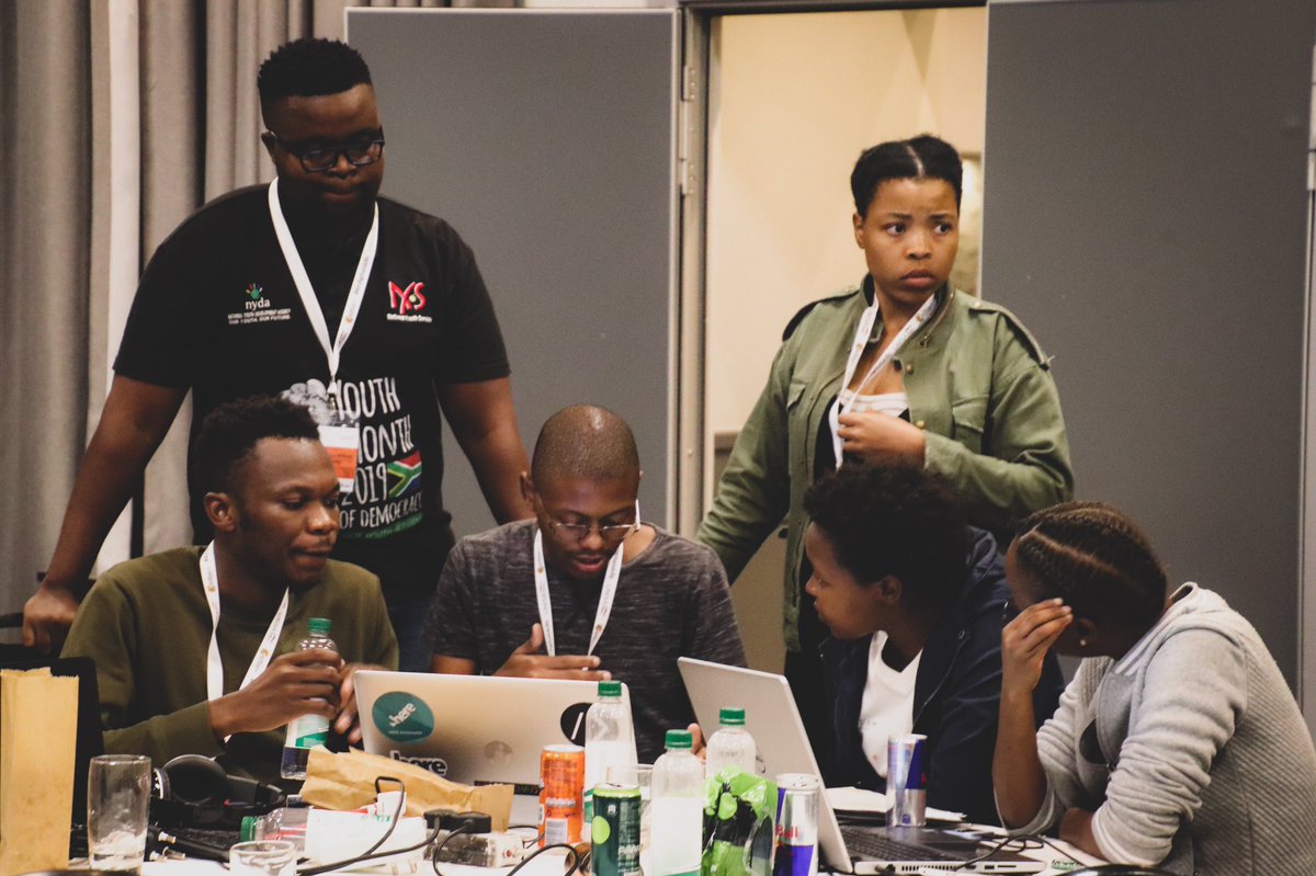 Geekulcha's tweet image. The @NEMISA_ #DataScienceHack is attracted young techies from as far as North West, Eastern Cape, Limpopo and Gauteng