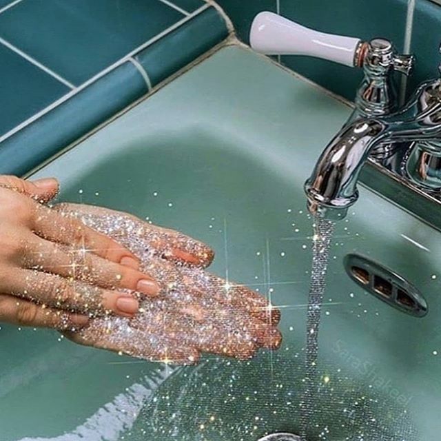 MajorTrendBlog's tweet photo. *Se lava sus manitas con agua y con jabón* 
Para evitar contagio mejor no salgas de tu casa, dile hola al online shopping (y no te toques la cara de pasada) 😎.
Entra a https://t.co/30MBkA8tEa hoy! https://t.co/4OFwSvekzc https://t.co/h3dZ2cKJ2O