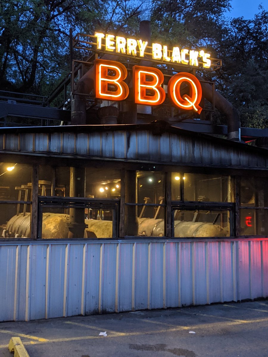 MissJShields1's tweet photo. Yum!!! Great BBQ at @TerryBlacksBBQ and great #AltSXSWEDU company https://t.co/B07dwPJQSB