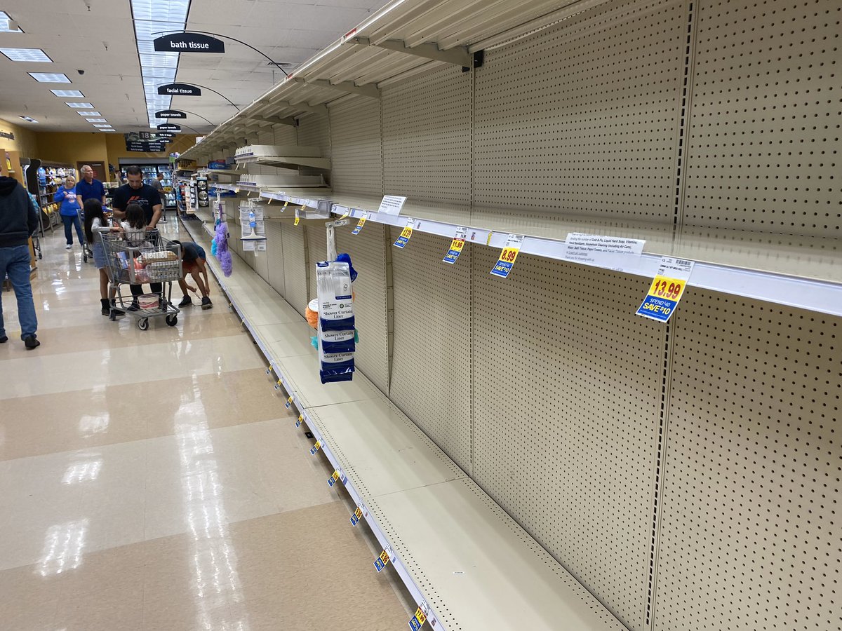 TendosTrash's tweet photo. ZERO paper products on shelves in Tempe Az! It’s wild out here fam. #CaronaVirusUpdate #Covid_19 #toiletpaper #ToiletPaperEmergency #coronavirus https://t.co/NuVeawepqf