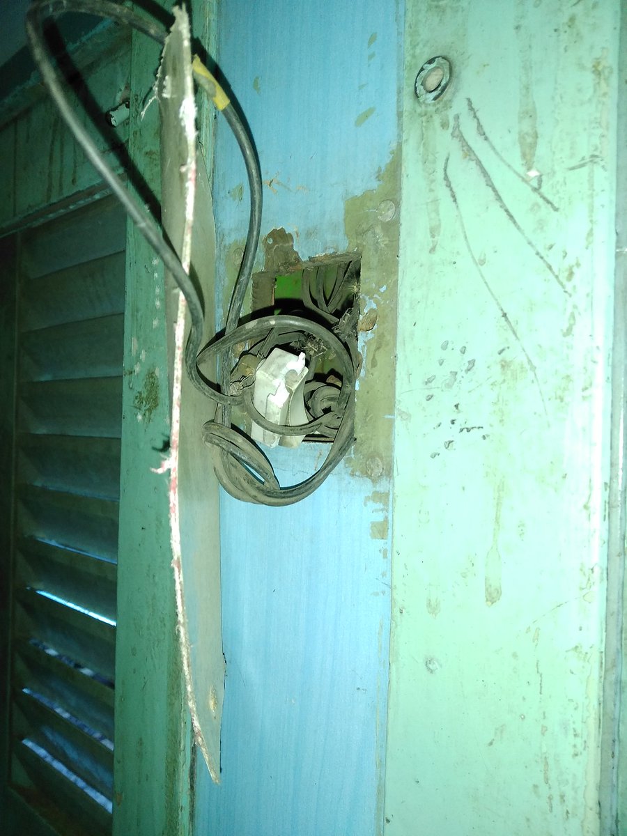 amitgupta212's tweet photo. Do we expect these kind of facilities from @RailMinIndia @PiyushGoyal .
Condition of switches in GWL-BPL INTERCITY EXPRESS(12198) https://t.co/O7eFSq9eKX
