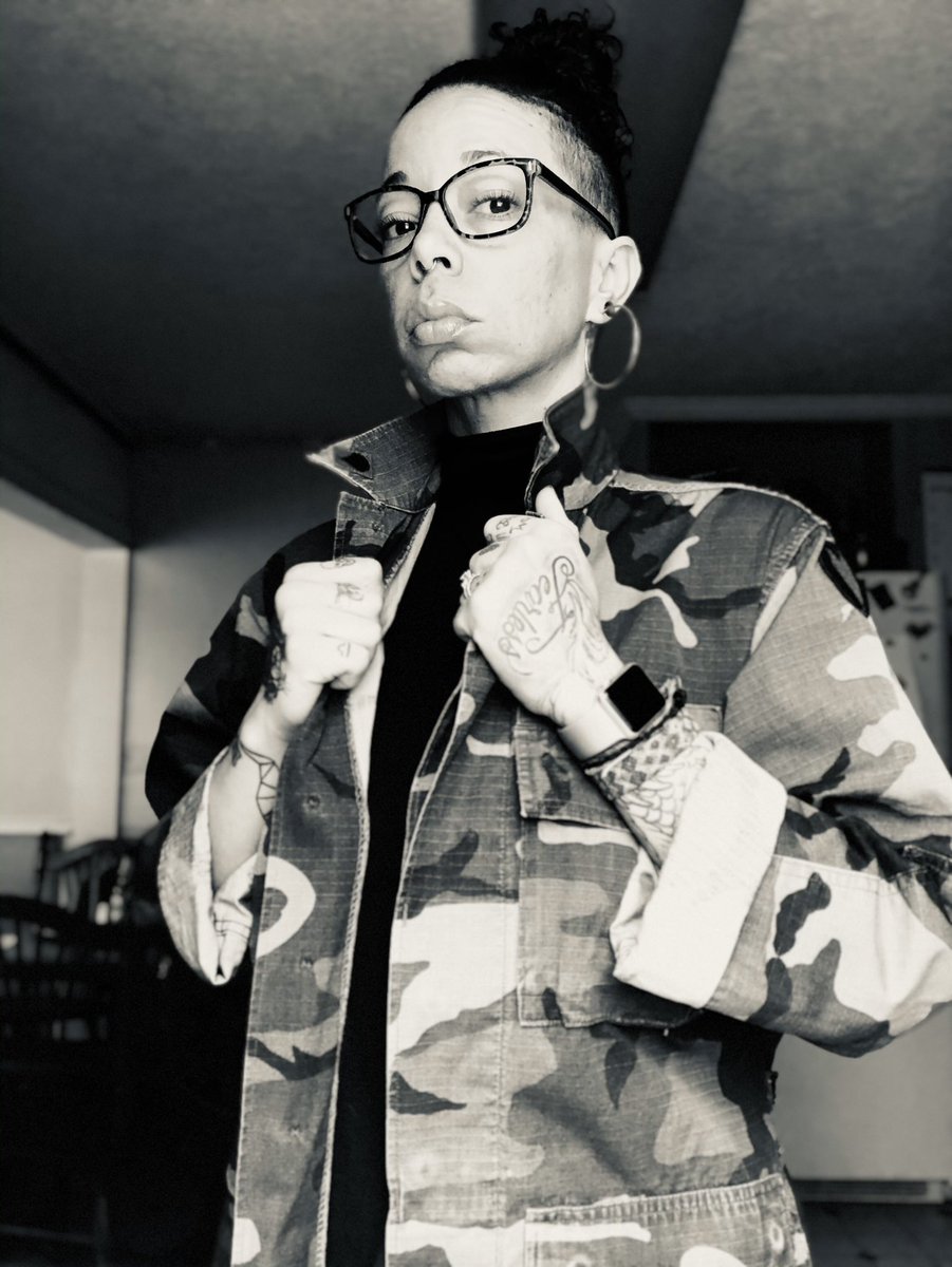 theycallme_ten's tweet image. #windowshoot