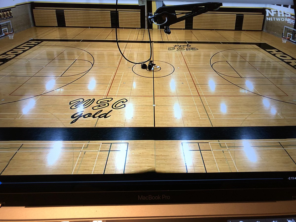 Idk why I torture myself with this.. but watching the NFHS feed and seeing captain Billy Durkin in full uniform just sit at center court as his career is over really hits you hard. <a href="/kevin_schmit/">Kevin Schmit</a> <a href="/michaelsobrien/">Michael O'Brien</a> <a href="/doberhelman1/">David Oberhelman</a> <a href="/joehoopsreport/">Joe Henricksen</a>