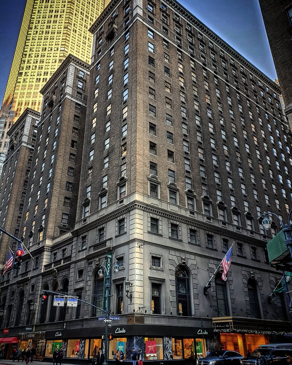 The Roosevelt Hotel provides guests with comfortable guest-rooms, fitness center, and multiple on-site bars - all just steps from iconic landmarks and events. #NYC 📸: @onemileaat