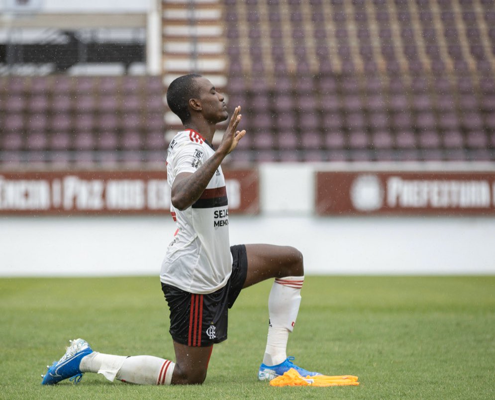 ramonr6_'s tweet photo. Gratidão a Deus por me conceder mais um ano de vida, obrigado por tudo meu Deus!! 19zada🙏🏾🥳🤪❤️ https://t.co/DYurfq35xV