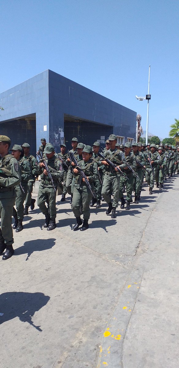 La desconcentración de fuerzas y medios, es una de las misiones de apoyo de servicio de combate que ejecuta la @EJB_64BRINGF en apoyo al fortalecimiento del sistema defensivo territorial y puesto en práctica durante la ejecución del ejercicio Escudo Bolivariano 2020.