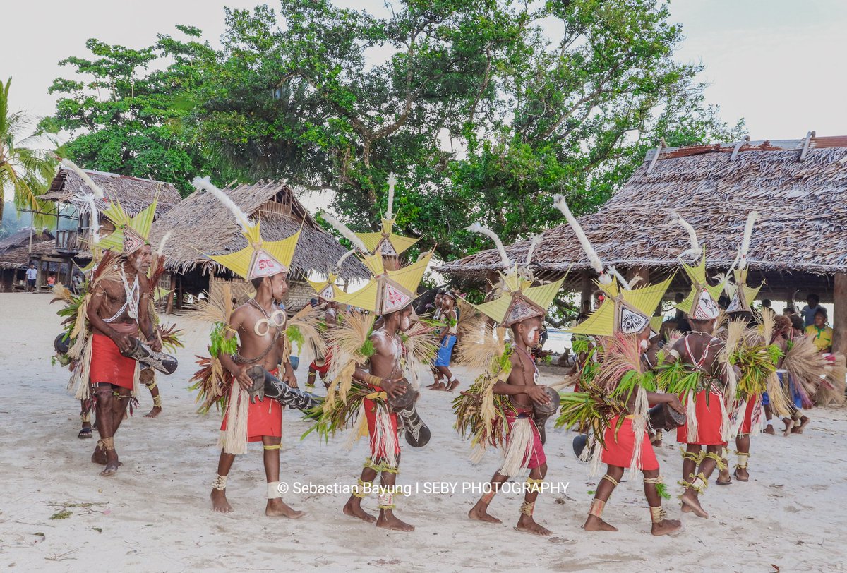 sebastianbayung's tweet photo. Tami authentic culture is well preserved and alive.
๐: Malasiga Village, Finschhafen โ Morobe Province
#culture #culuturepreservation #CulturalDiversity #Malasiga #Tami #Finschhafen #Morobe #pngpeople #pnglocal #VisitFinschhafen #EastCoastMorobe #Visitmorobe #PNGTourism #PNG https://t.co/1fv7IHslRH