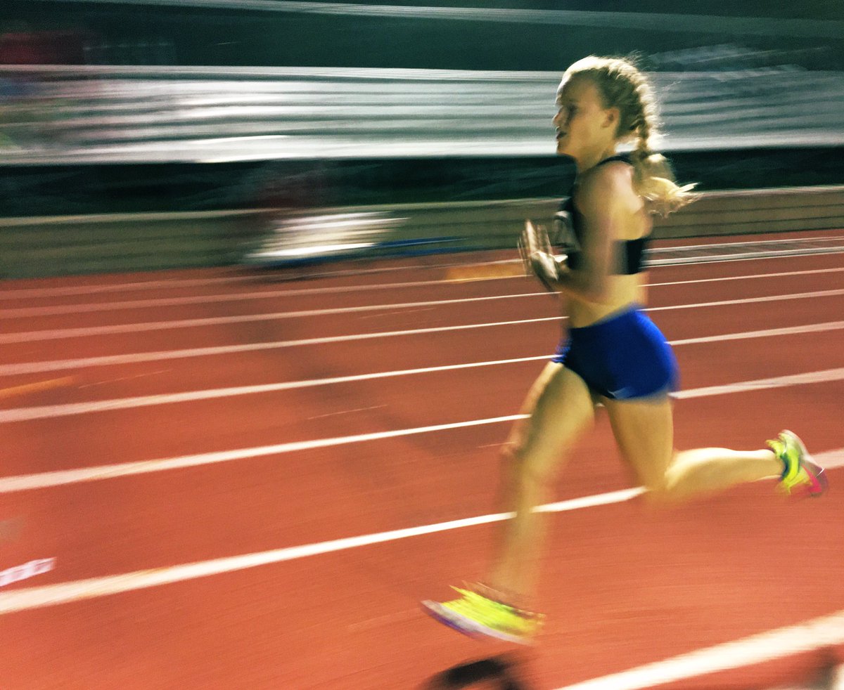 CincoTrack's tweet photo. 🏆NATIONS BEST ALERT🏆 Heidi and Sophie run the USA#1 and USA#2 outdoor times at the Alamo Mile 4:47.90 &amp; 4:48.95 - Not too shabby for a breezy evening.   🤔 Milesplit Interview ✅ https://t.co/AcG2IA5qpG
