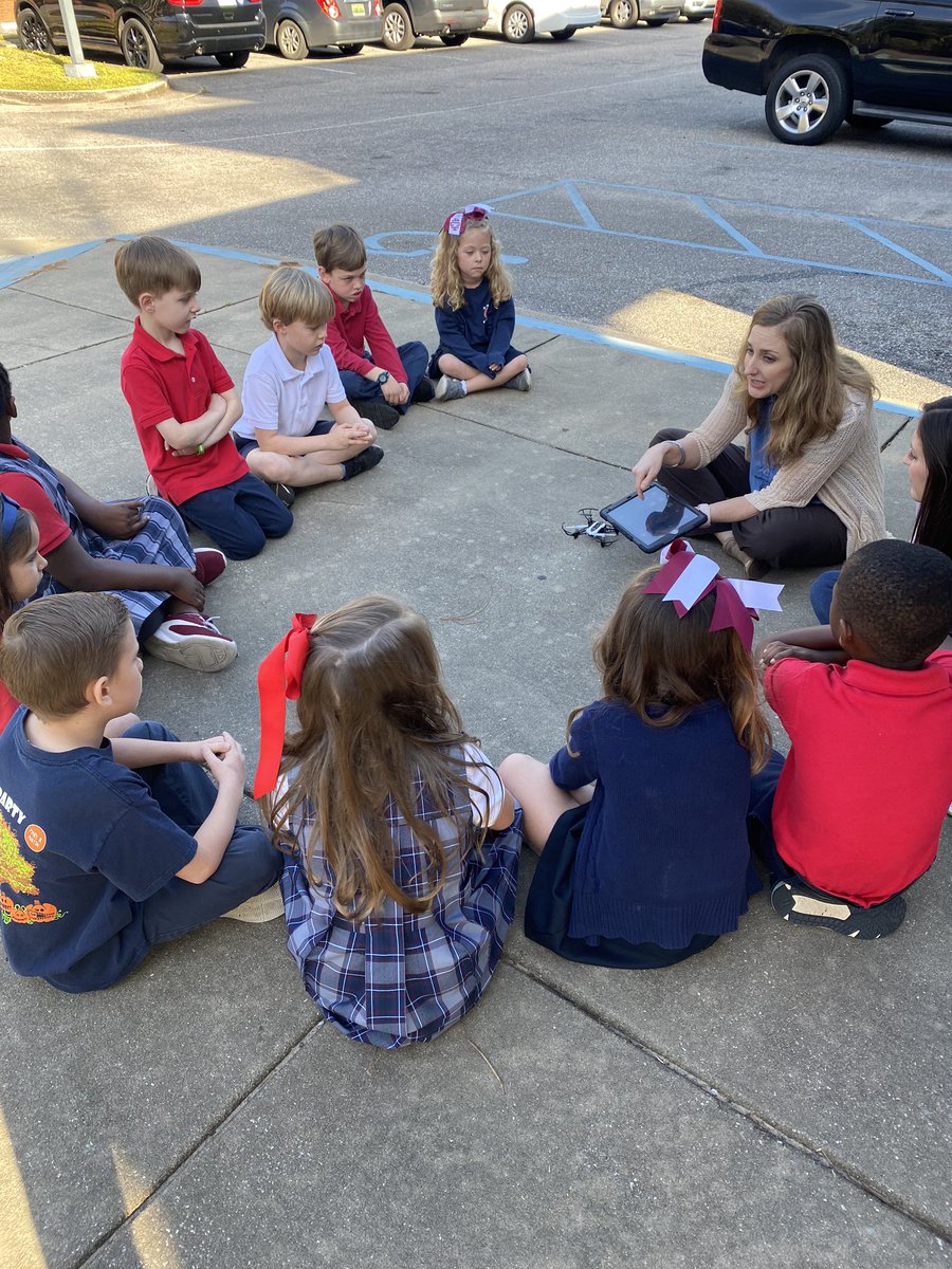 allycattt1's tweet photo. Coding drones today was so much fun. These kids caught right on and collaborated so well together. @brooke_young1 @MaryBAustin @MCPSSInstTech #learningleading @empowermcpss https://t.co/FkowtviTRo
