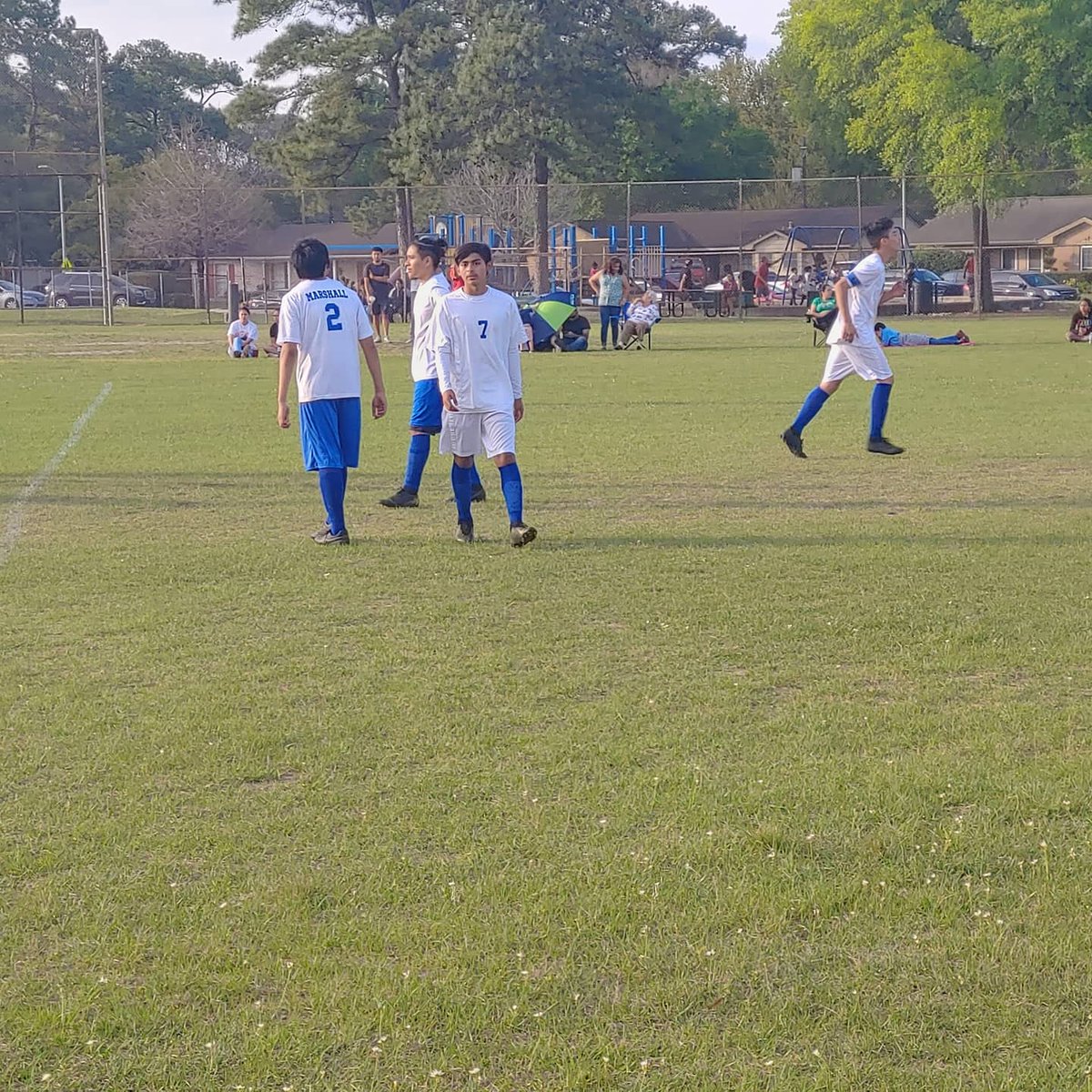 Marshall_HISD's tweet photo. #girlssoccer⚽ #boyssoccer⚽ #groupshotcredit #wallace #williams #espinoza #support #soccer⚽ #team #winorloss #wearemarshall #wearefamily #playtogether #oneteam #studentathletes #highexpectations #uil #collegebound👨🎓 #yeaIsaidit #nationalwomensmonth @HISDAthletics https://t.co/eA8PJkmvDN