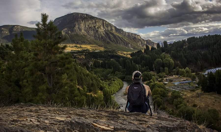 TurismoEnChile's tweet photo. 🤠 Si lo que buscas es llevar al límite tus sentidos y conectarte con tu lado salvaje, anímate al trekking o la escalada en el Cerro Mackay en Coyhaique. 🤠
#TurismoEnChile 🇨🇱 https://t.co/UeZhtvvlD6