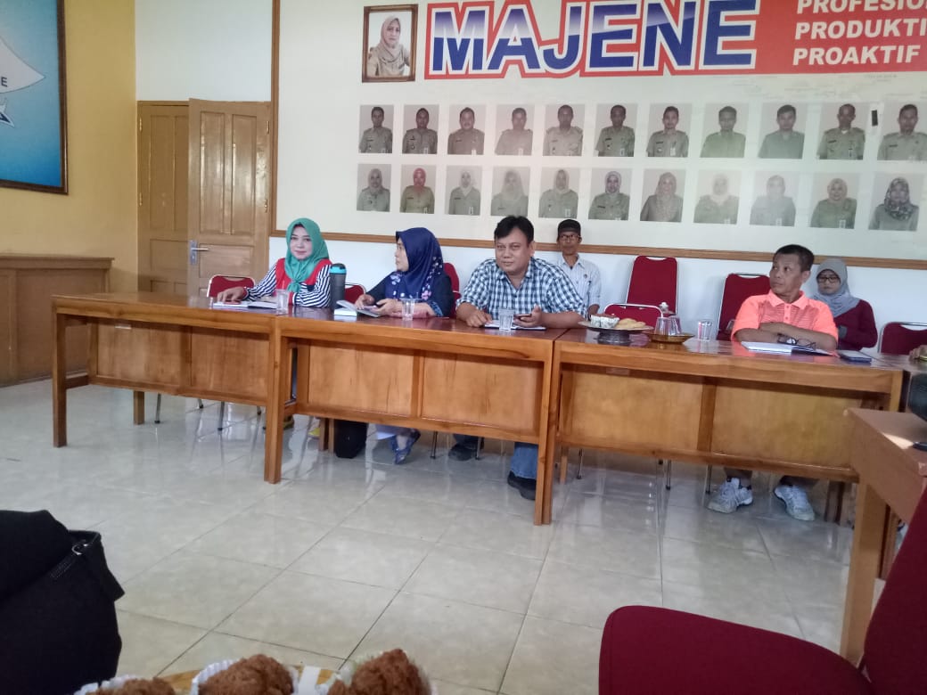 Kuliah Online dilaksanakan oleh Akademi Desa Kemendes PDTT pd12-3-2020 
Narasumber Direktur PMD Bapak M. Fachri, Selly Siliwati (Sekdes Desa Ciomas Bogor) Daud Muslim (TA. PP Bogor)
#KuliahOnlineKemendesa
<a href="/halimiskandarnu/">ABDUL HALIM ISKANDAR</a> 
<a href="/taufikmadjid71/">IG : taufik.madjid</a>
@fachrilabalado