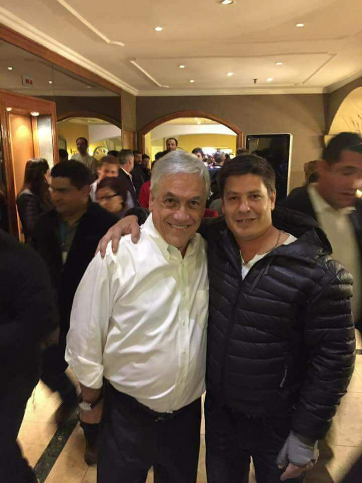 elOliverdel8's tweet image. Quien es el contacto de la @udipopular con @seba_izquierdoA?
El Keto, antiguo barrista de la Cato q es amigo de todos en la udi.
El fue uno de los grupos de choque de Longueira.
Fue quien presto logística y dinero para q la Vanguardia ocupará todo Bulnes 80.
SE ACABÓ EL SECRETO!