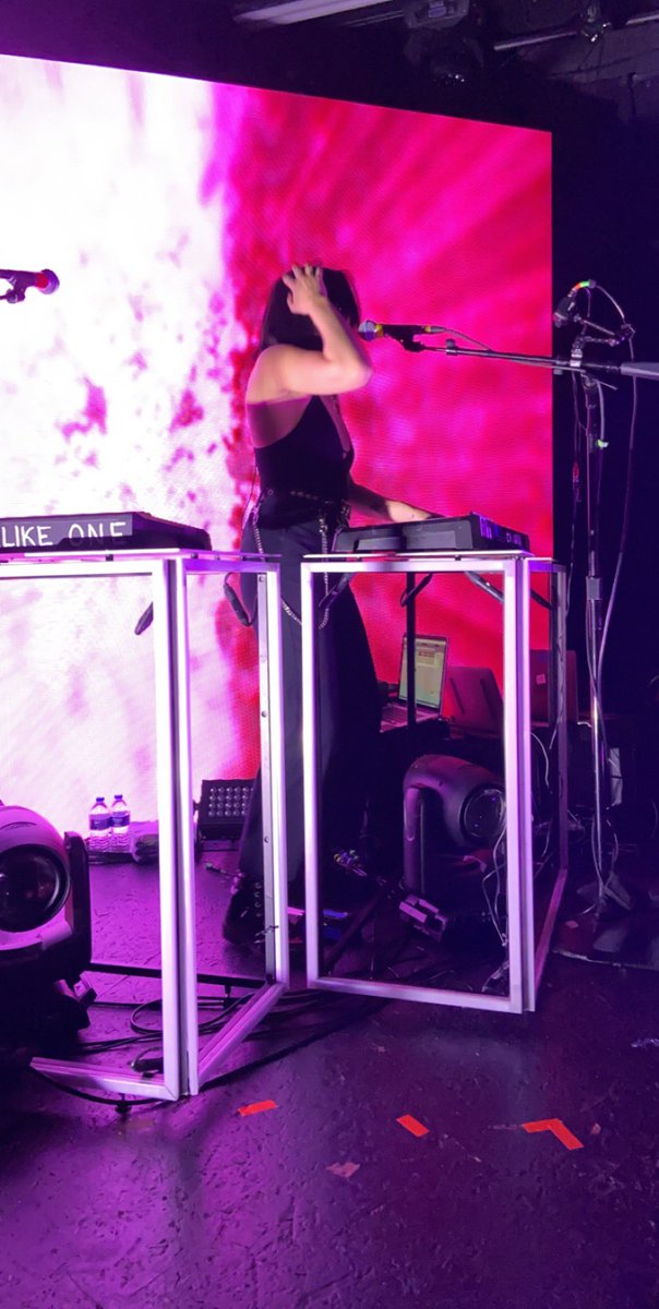Karleen_Ellen's tweet photo. A thank you for being you, thank you for leading me to the wonderful humans I met today, thank you for putting on a show I will remember forever....we love you @elohimmusic https://t.co/idN5SHKY7b