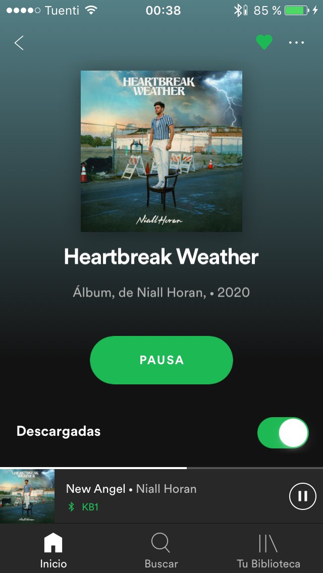 hesbeat's tweet photo. I LOVE THE WHOLE THING BUT I CAN'T STOP REPEATING NEW ANGEL 👼🏼 
niall's voice sounding softly while the beat be poppin 🔥

#HeartbreakWeather https://t.co/V7DX1frVuI