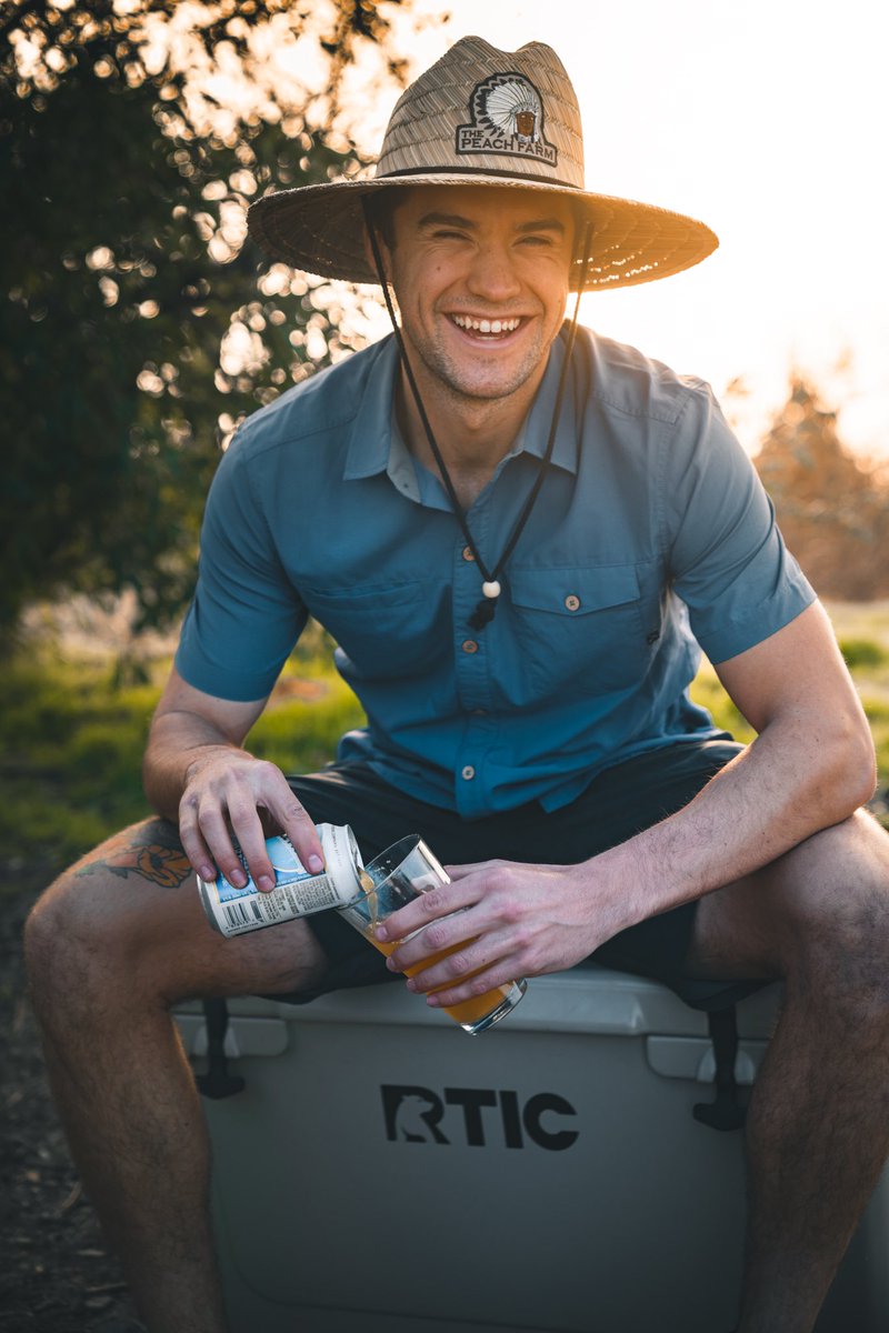 Whether it’s time to dress up or just chill out, the Switchback Shirt will have you covered🤝😎⁣
⁣
Our Kickstarter campaign has fully funded but there is still time to back the project and get our early bird pricing❗️link - bit.ly/2U4OpSb
⁣
#coalatree ⁣
#MTN2CTY ⁣