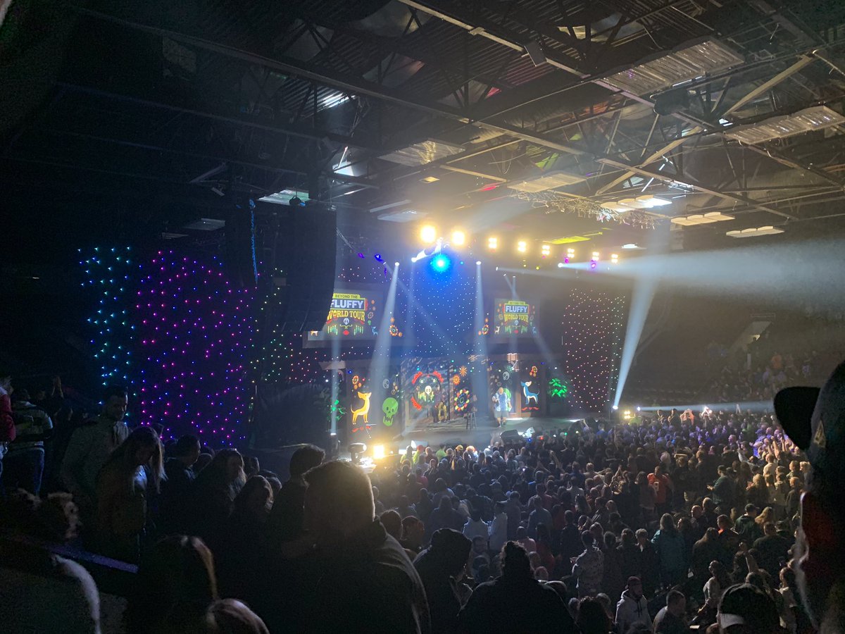 Bspiegs's tweet photo. #ZooMuffler @fluffyguy awesome show tonight!!! https://t.co/7iZPjPu5hF
