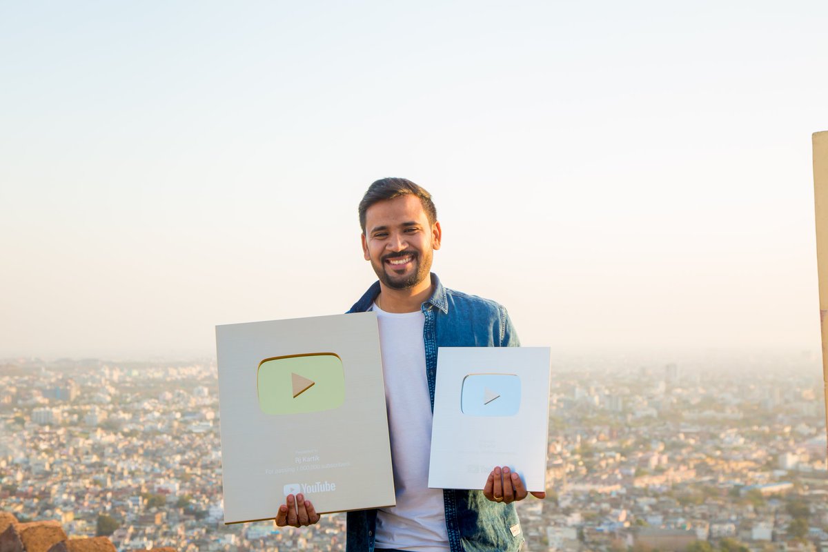 Rjkartik's tweet image. Celebrated #GoldPlayButton with my Loved ones ❤️ Thank you so much everyone for all the Love 🙏 ये Award Gurudev, Family, Parents, Mentors, Friends और आप सबके नाम ❤️ हर सोमवार देखते रहिए मेरे साथ नई कहानी और हाँ कर दिखाओ कुछ ऐसा कि दुनिया करना चाहे आपके जैसा 🎉  @YouTubeIndia