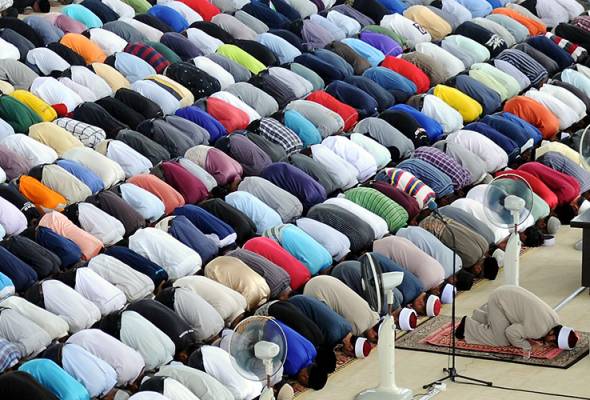 COVID-19: Tiada pembatalan solat Jumaat di Indonesia #AWANInews #koronavirus astroawani.com/berita-dunia/c…