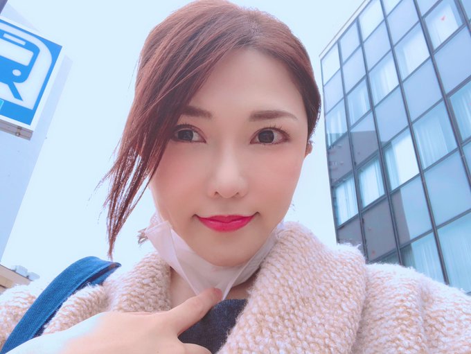 皆さん体調いかがですか？
私は治ってきたよ！

身体好吗？
我越来越好

How's your health?
I’m getting better https://t.co/Rt25iceZ9c