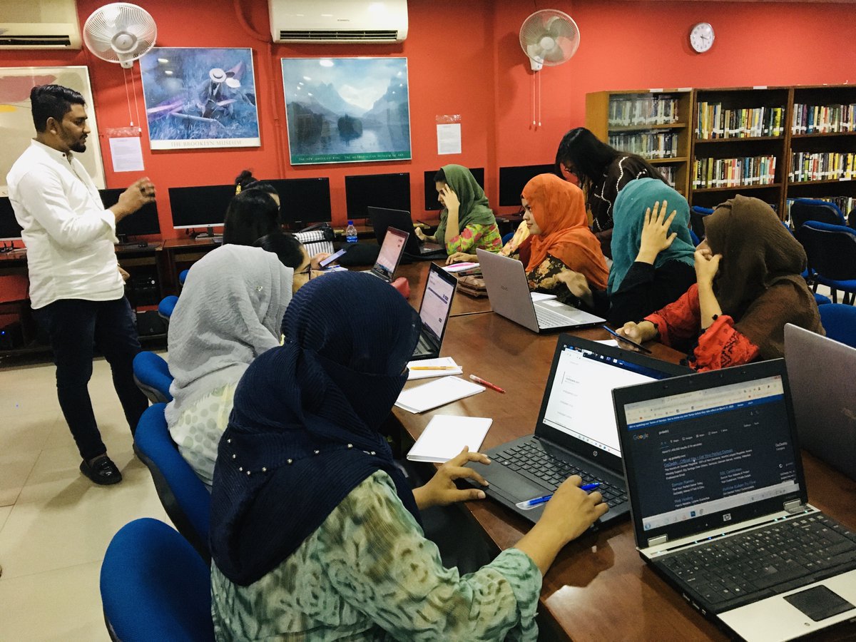 w3engineers's tweet photo. W3 Engineers team is helping young women entrepreneurs to learn and apply marketing knowledge in their SME's. Thanks to #AmericanCorner #Khulna for sharing such an amazing opportunity.
#BestTeam #SoftwareCompany #DigitalMarketing #Bangladesh https://t.co/n8ypJBNiXk