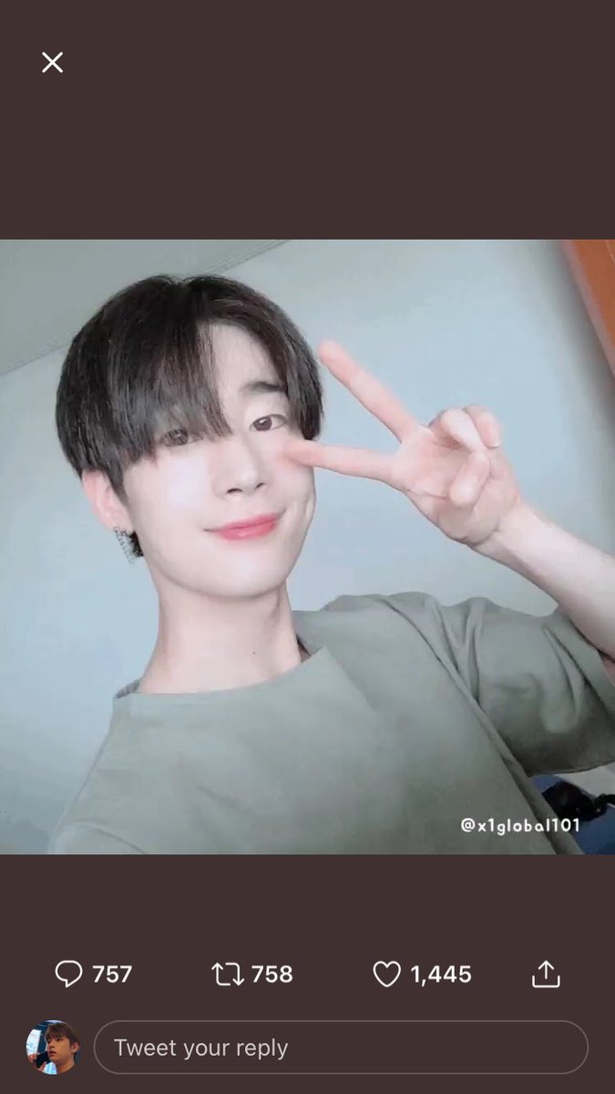 hangyul_life's tweet photo. my ex my enemy wohoooooo sayang leader lahh hshshs 

#연결돼있어원잇_릴레이시위
#LinkedOneits_Protesting https://t.co/tD3nSV1dud