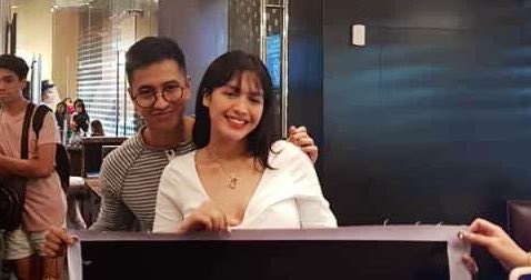 RKANEOFFICIAL's tweet photo. Team Crushie block screening π»π @rkbagatsing @itsJaneOineza π€β€οΈ
Thanks sa lahat ng pmunta much love guys πππ #UsAgain #UsAgainWeekend #Rkane https://t.co/lfv7nCC91O