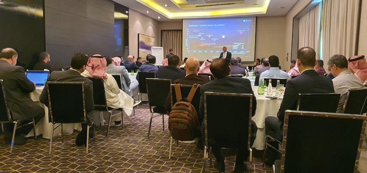 IDCMEA's tweet photo. And the amazing collaboration with @MISSaudiArabia &amp; @IDC continues... Full house at MIS private #IDCDirections. Very engaging session underway in #Riyadh. @HamzaNaqshbandi @JyotiIDC @MujtabaUzair https://t.co/9XRYZCVJmg