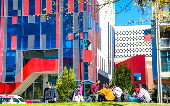 .<a href="/Swinburne/">Swinburne University of Technology</a> researchers awarded over $6.6 million in <a href="/arc_gov_au/">Australian Research Council</a> funding | swi.nu/ash32 #SwinResearch <a href="/swinfict/">Leon Sterling</a> <a href="/timossellis/">Timos Sellis</a> @JBarraket <a href="/jane_c_farmer/">Jane Farmer</a> @ACMcCosker <a href="/FSDLivingLab/">FSDLivingLab</a> @SwinburneDesign  <a href="/CSIsocialimpact/">Centre for Social Impact</a>