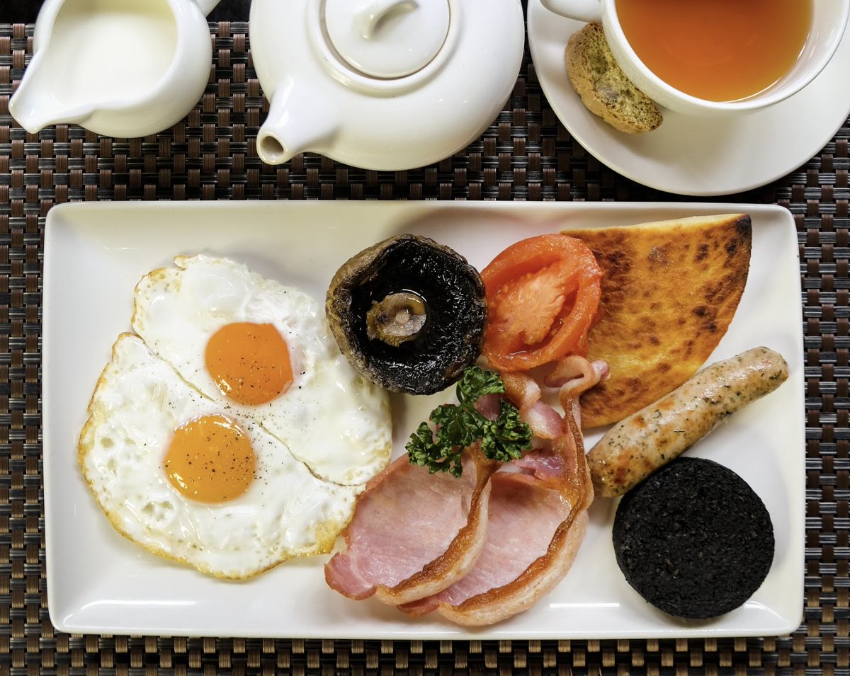 This is what Sundays are all about! 😍 🍳 🥓

Available from 10am today and all through the week from 8am.