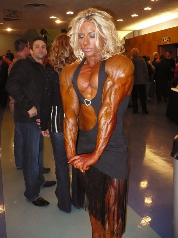 Fnt_FBB's tweet photo. @dsnaps84 @hellohotbeef @FemaleMuscleFa1 @alphachicks666 @FakeJP5 @musclemaufon @luvmuscularbabe @luvfemalebb @luvsfbb @awefilms @JonathanBarker4 @SchmoeSuper @TheRangeRider1 I want her to be my Doctor &amp; to wear this 'dress' at our consultations!! #MuscleExplosion 😍 https://t.co/LImjqIQJ9u