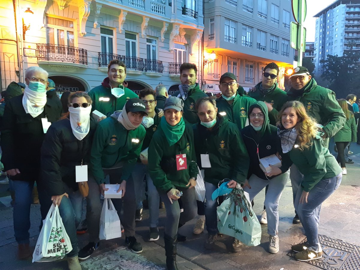 fallaconvento's tweet photo. ¡Despierta, València! ¡Estamos en marzo! Primero unos churros con chocolate para coger fuerzas, y de ahí a la #macrodespertàJCF. Comienza un día intenso y cargado de emociones....
💥💥💥
#FallaConvento2020💚 #macrodespertà #1DeMarzo https://t.co/JiPxkcpzAP